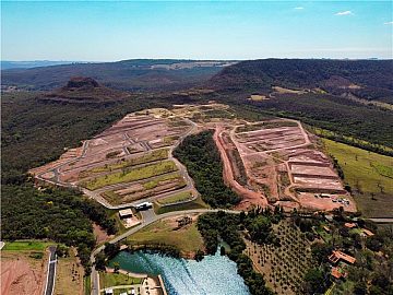 Loteamento fechado com acesso  represa de Rifaina